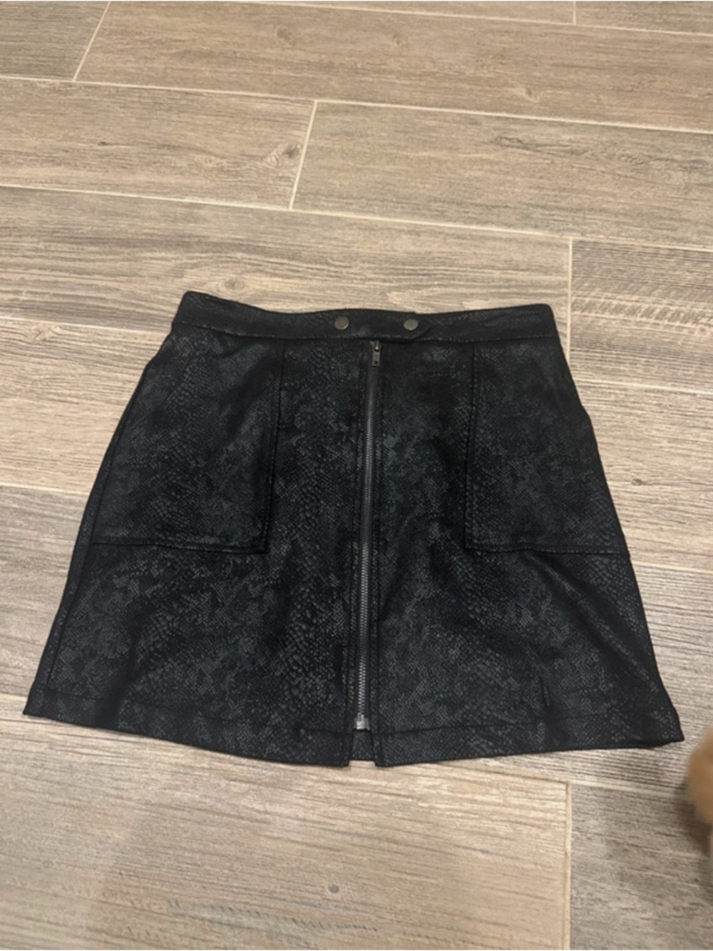 Skies Are Blue Black Faux-Snake Zip Front Mini Skirt